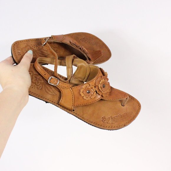 *Leather Thong Sandals with Flower Decals - Picture 2 of 3